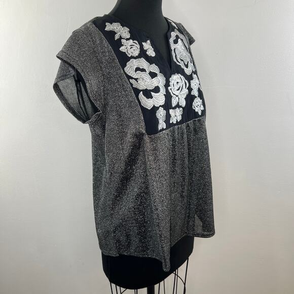 SAVANNA JANE Black Embroidered Top Rose Sparkle Flutter Sleeve Split Neck Size L - Picture 4 of 8